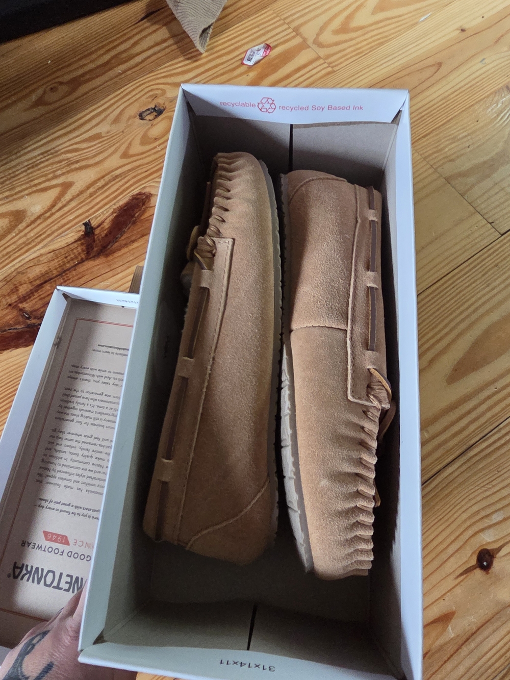 Minnetonka Women's Cally Moccasins, NIB